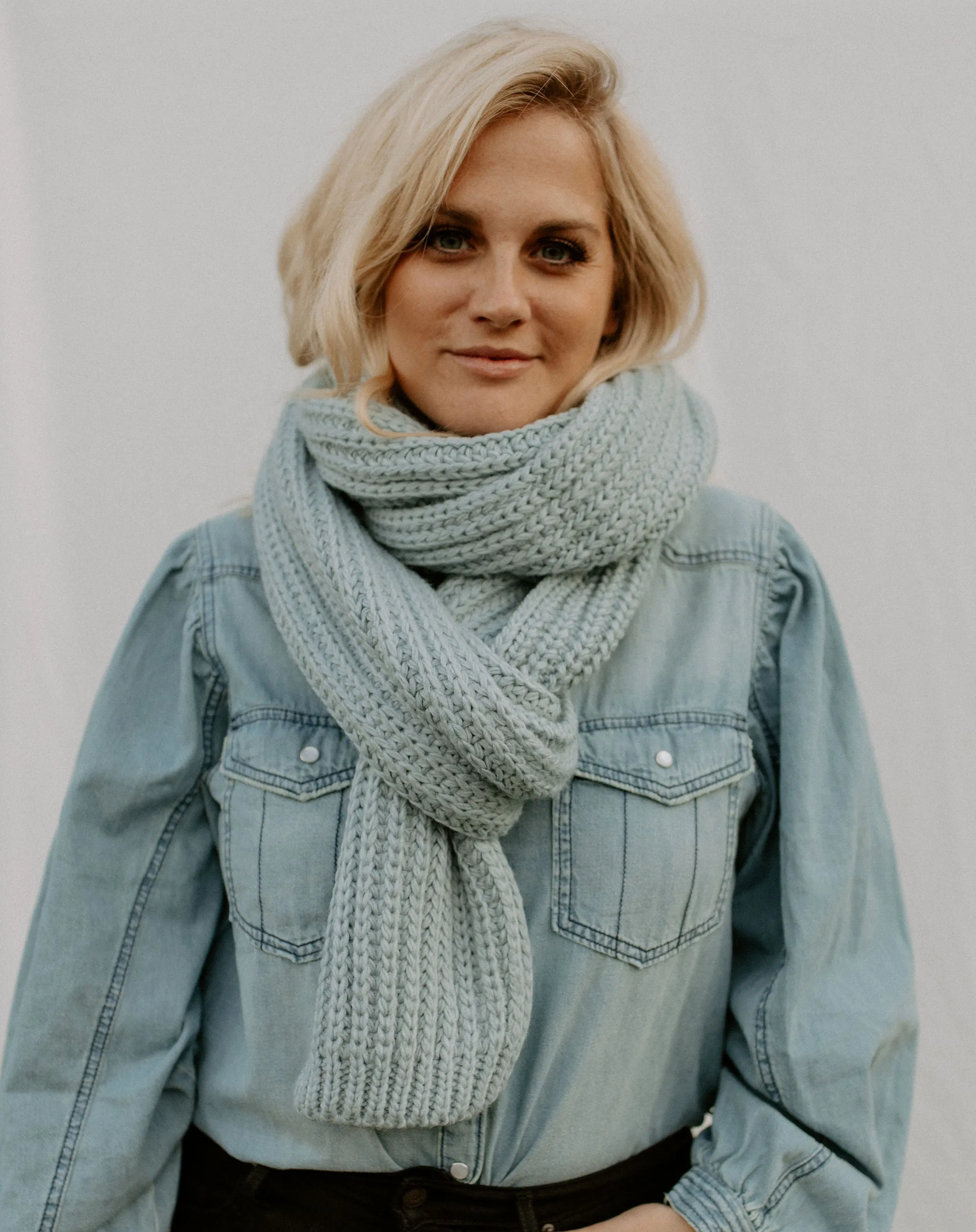 The Montana Chunky Knit Scarf - Ice Blue