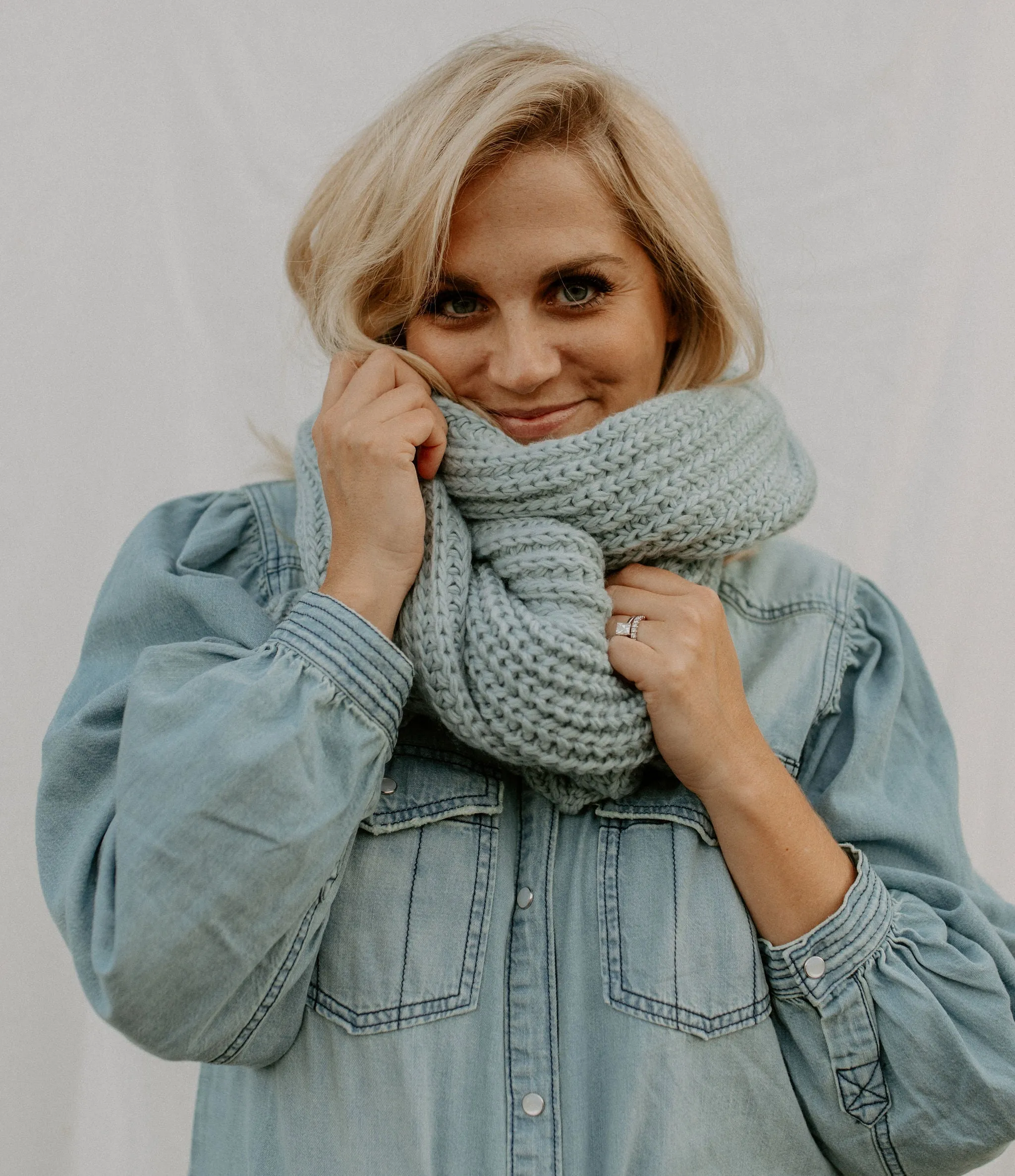 The Montana Chunky Knit Scarf - Ice Blue